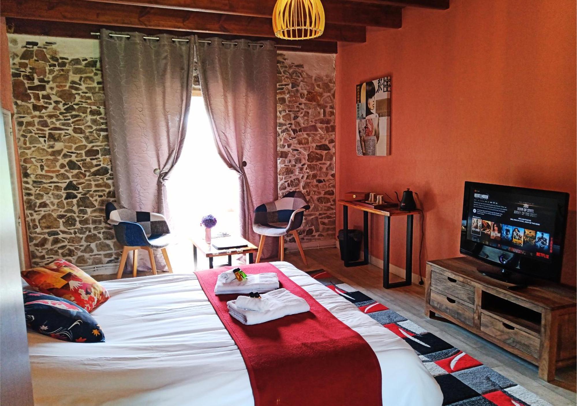 La Synchronicite - Chambres D'Hotes Saint-Sauveur-Villages Экстерьер фото